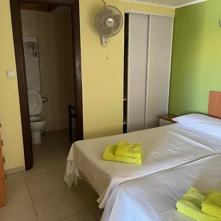 With Garden And Pool In Chalé *