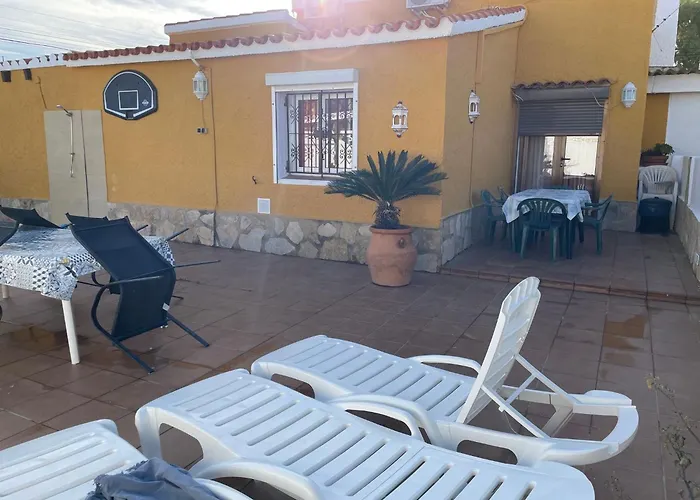 Domek alpejski With Garden And Pool In Denia