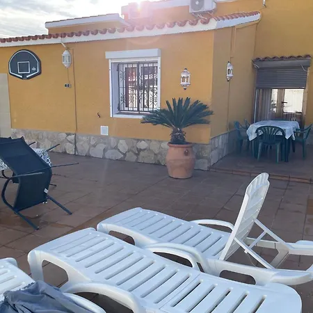 Chalet With Garden And Pool In Dénia