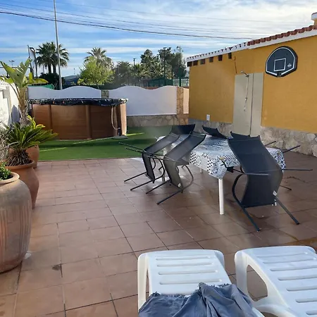 Chalet With Garden And Pool In